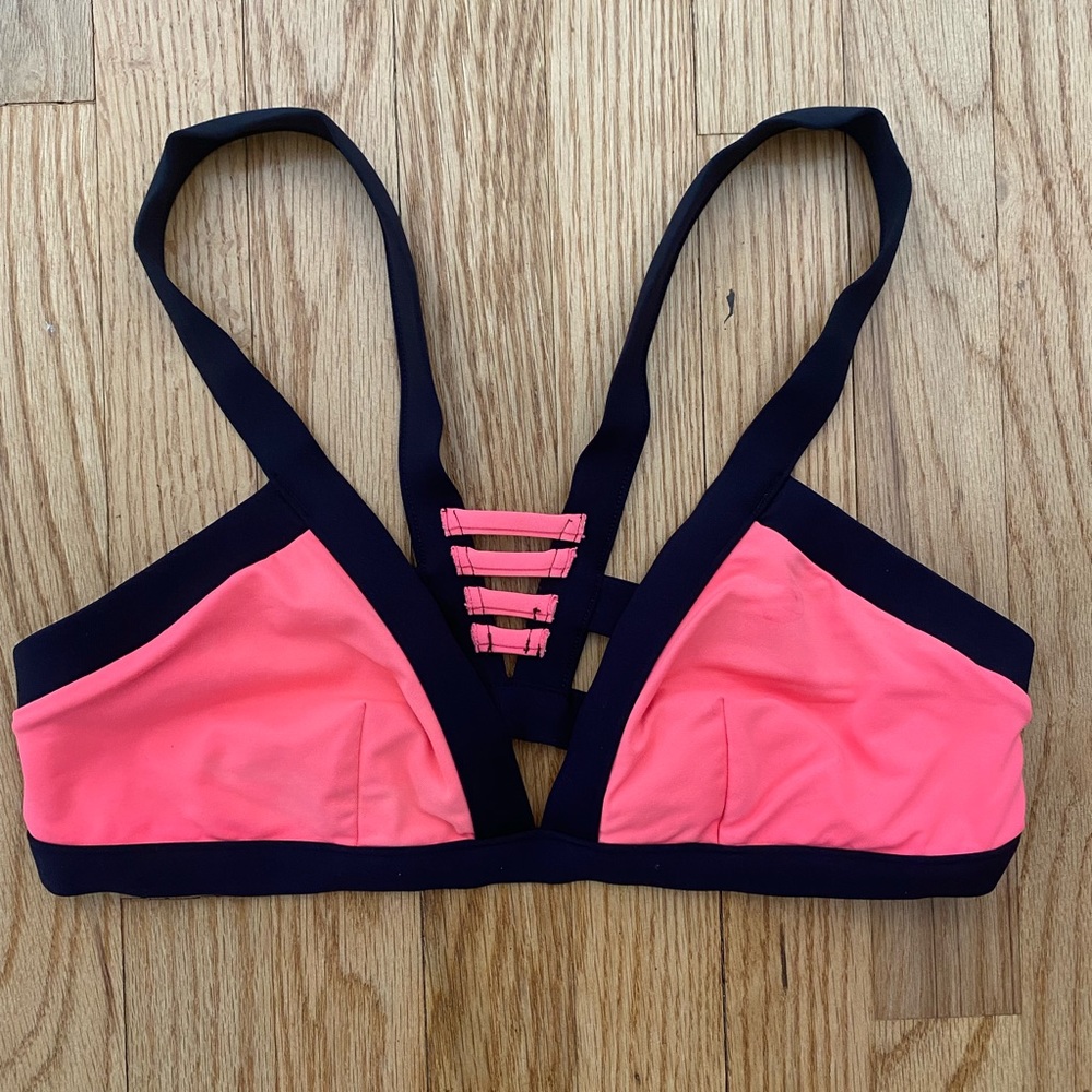 Rip Curl Bikini top - Size Medium